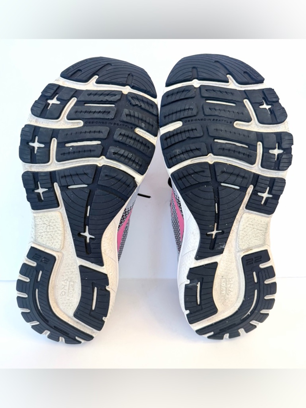 Brooks Adrenaline GTS 22 light blue gray and pink running shoes, size 9.5 - Picture 6 of 6